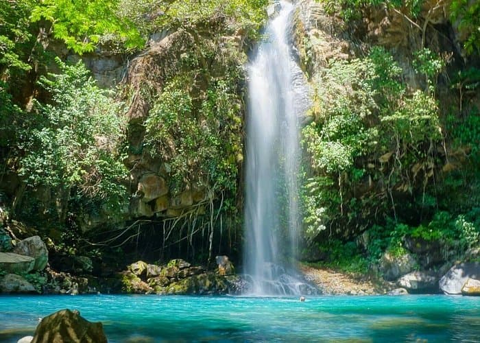 Volcanes & Aguas Termales